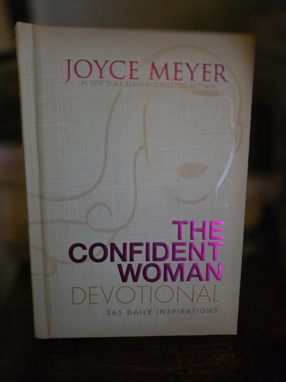 Hachette Joyce Meyer The Confident Woman Devotional - Pink Foil Text
